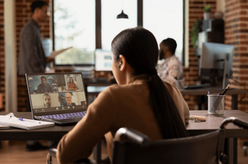 ¿Trabajo presencial o virtual? Plan de transición hacia un modelo híbrido para tu empresa